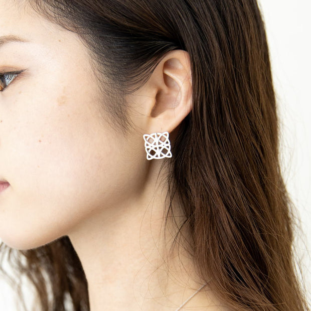 CHIKUEIDO jewelry earrings "Fayage [Nandina]"