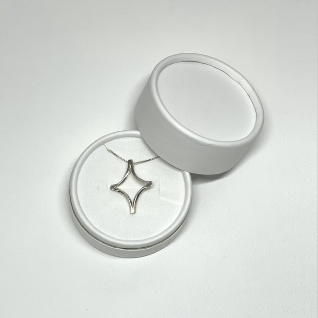 [Odds & Ends] Kayatsuri grass pendant