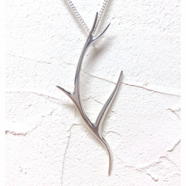 [Odds & Ends] Winter Tree Pendant
