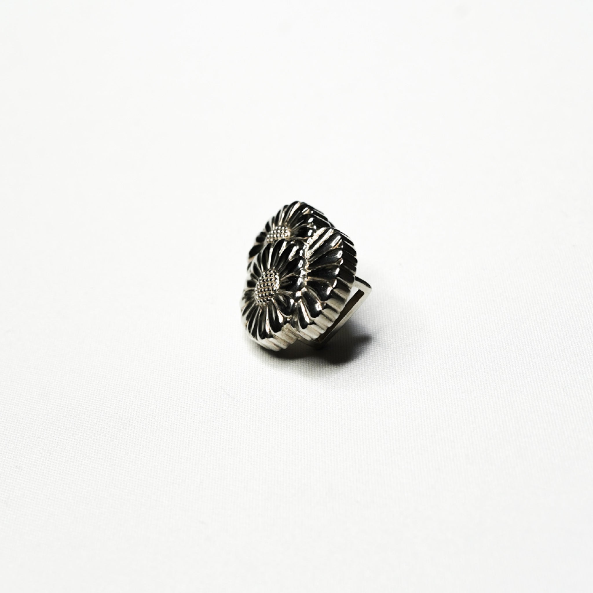 Silver Obidome Chrysanthemum