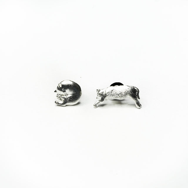 Pin Badge/Tie Tack Sleeping Cats