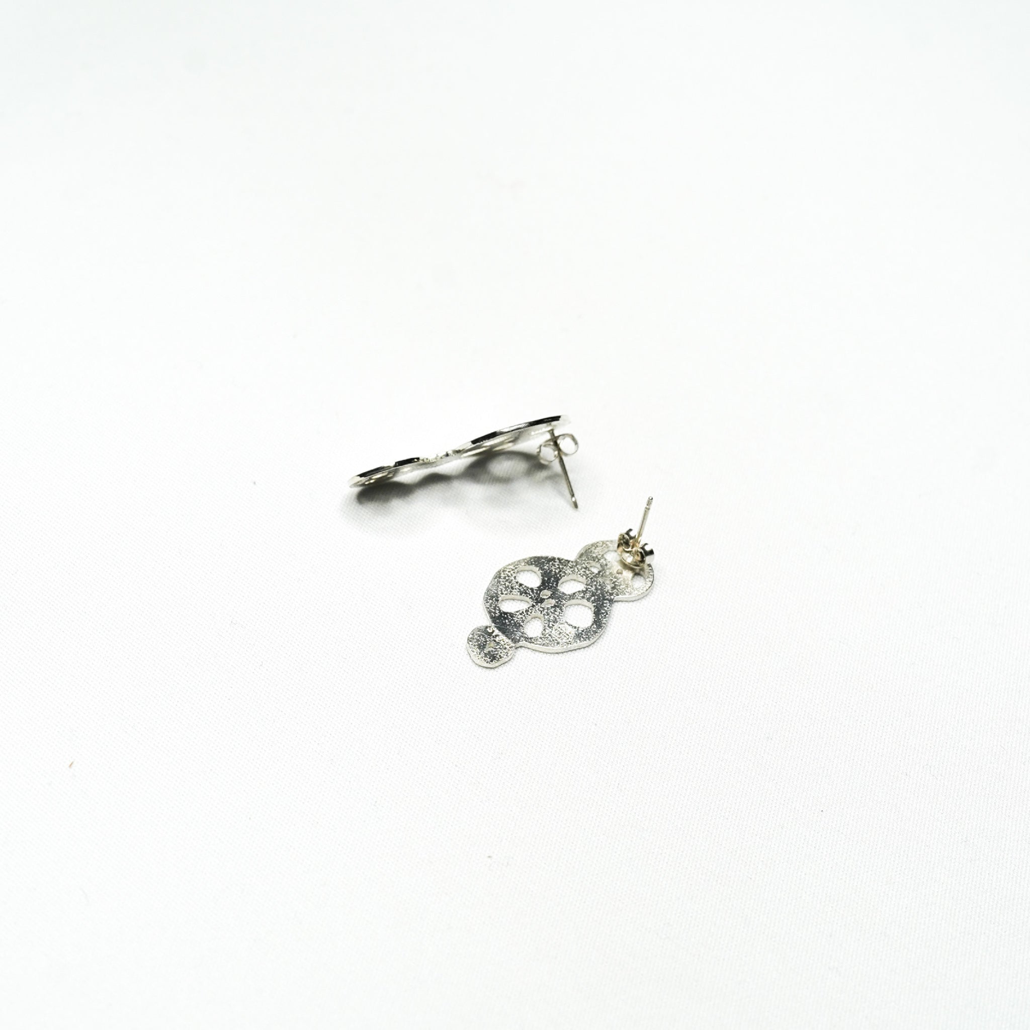 蓮根 ピアス