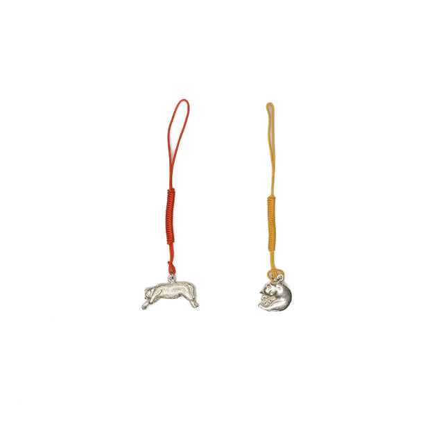 眠る猫 根付　銀